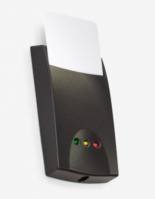 Proximity energy saving reader