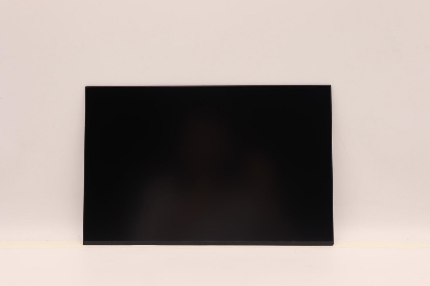 13.3-inch WQXGA IPS display