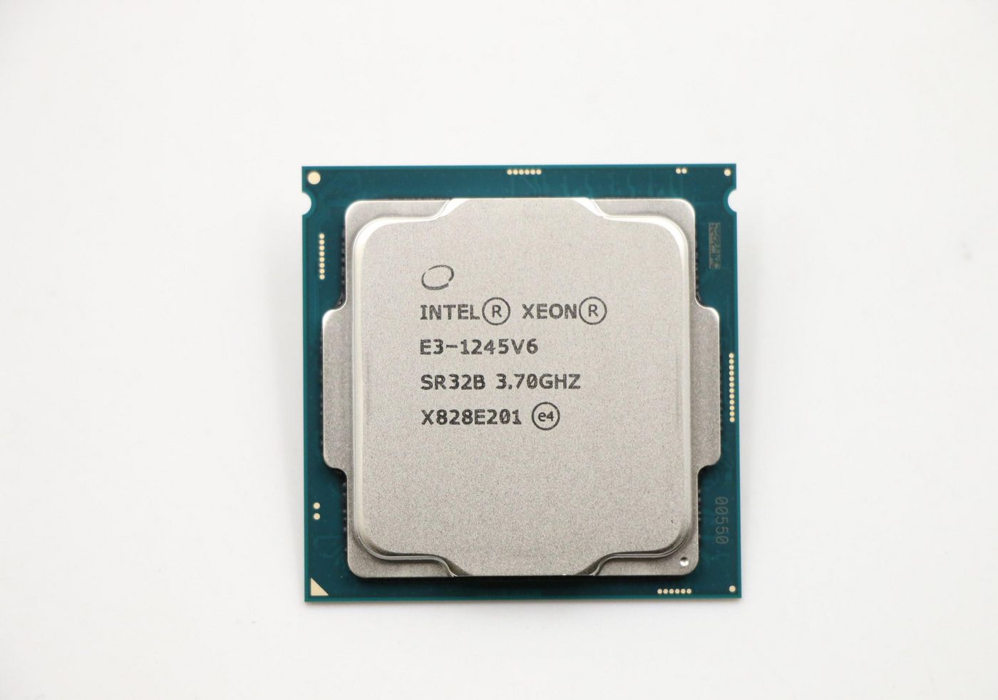 Intel Xeon E3-1245 v6 - 01AG122