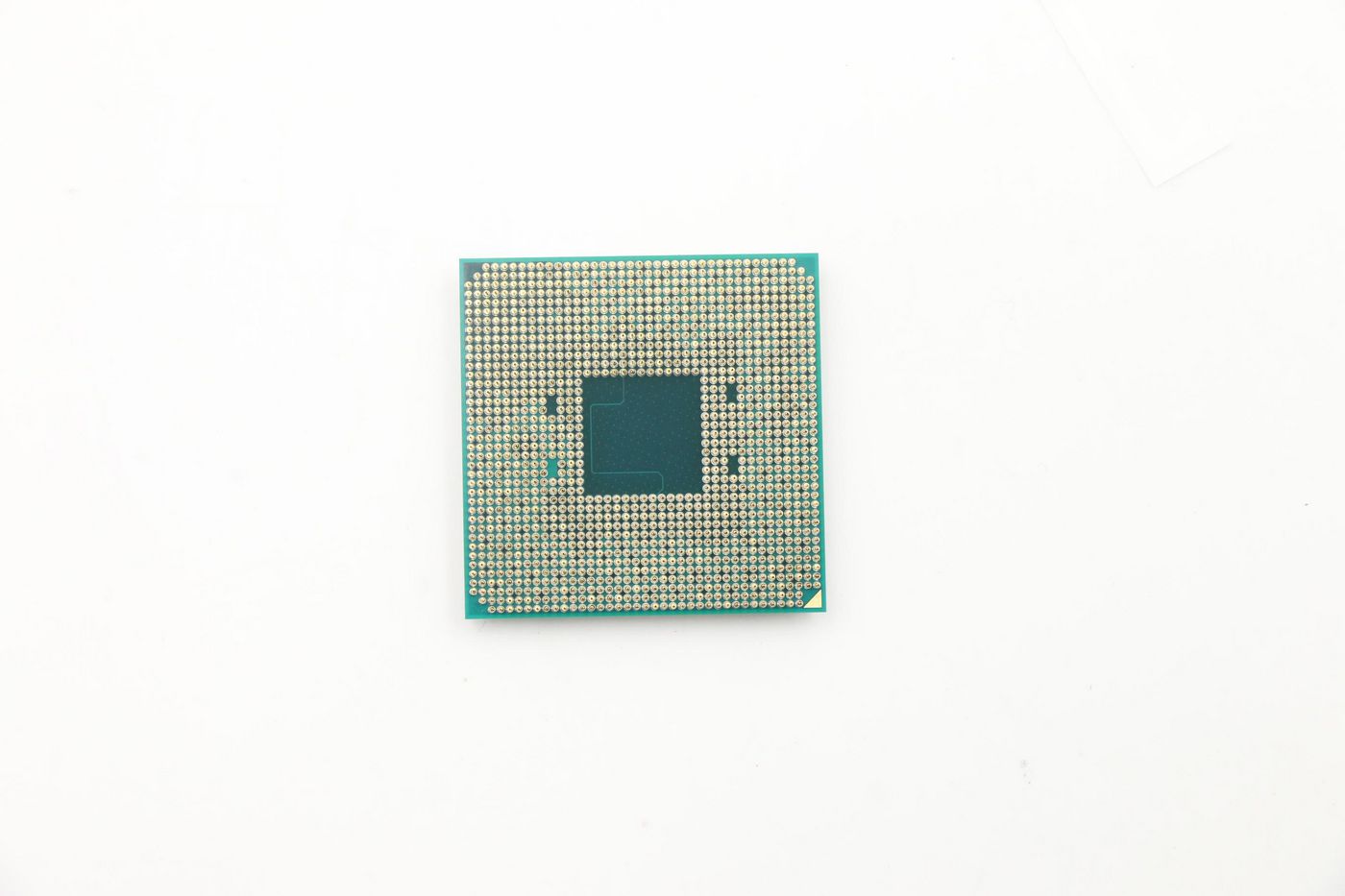 AMD Ryzen3 PRO 2200GE 3 - 01AG270