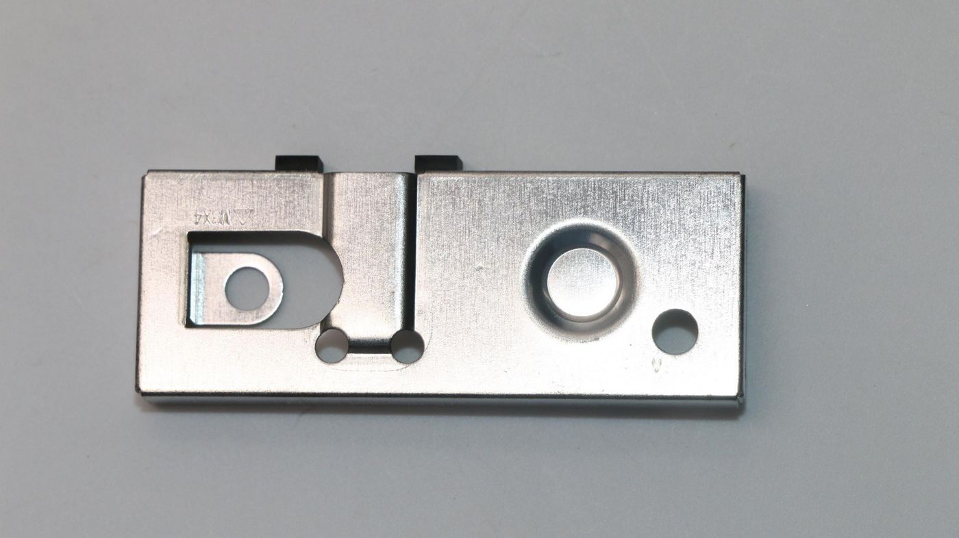 Metal side I/O shielding for - 01MN188