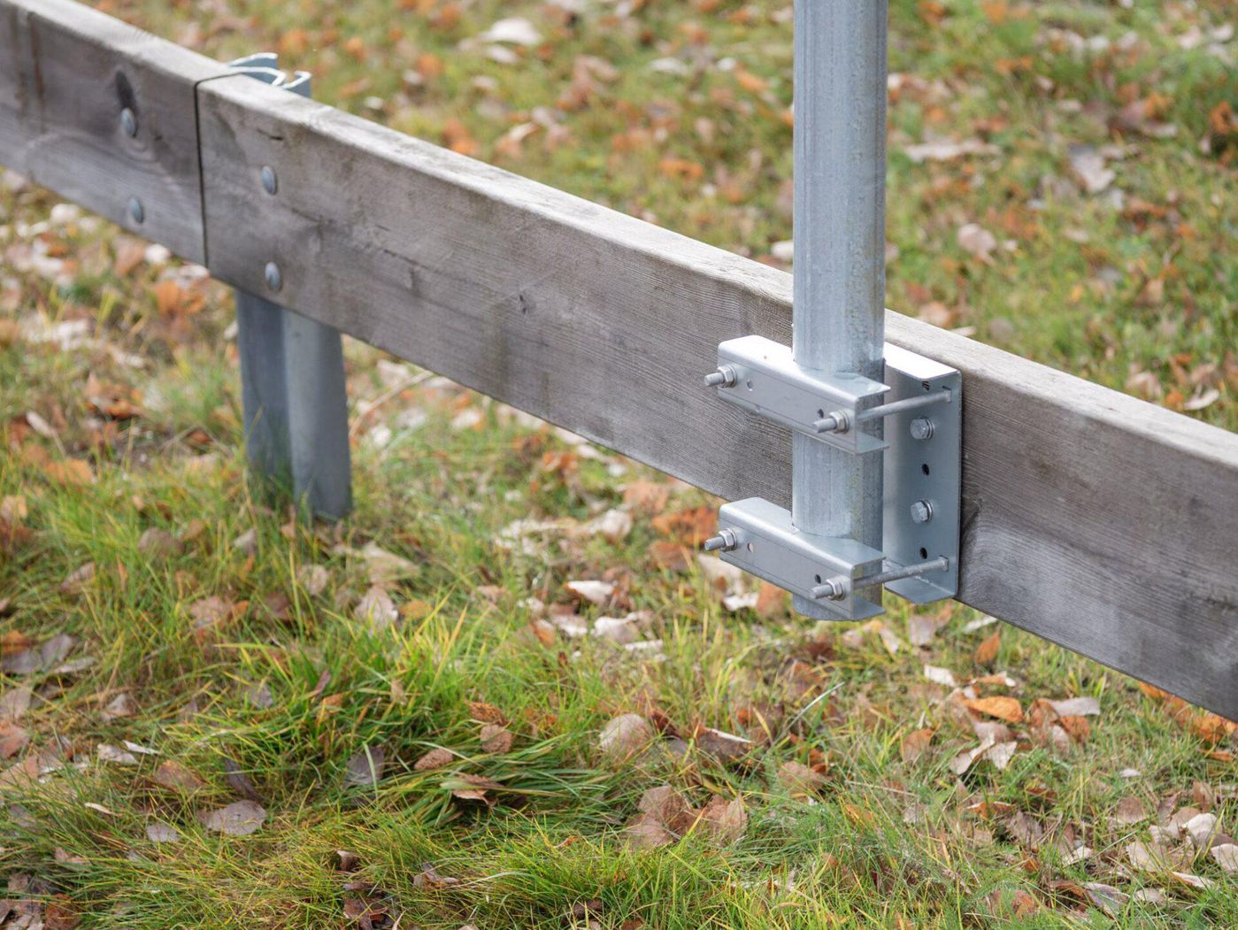 Steel tube bracket beam and 