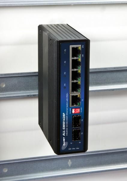Ã¢â‚¬Â¢ 4 Port Gigabit | PoE Budget 126W | 4x PoE+ | 1x LAN / 1x SFP | 1x SFP | DIN | Power Booster | Industrial Ã¢â