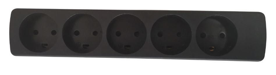 Power strip with 5 outlets
