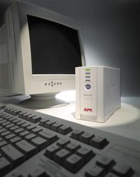 APC Back-UPS CS 500 - W124585626
