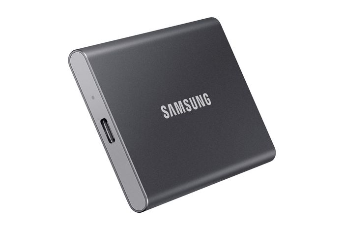 Samsung 2TB SSD, USB 3.2 Gen.2 (10Gbps), 1050 MB/sec/1000 MB/sec, 85 x 57 x 8.0mm - W126825327