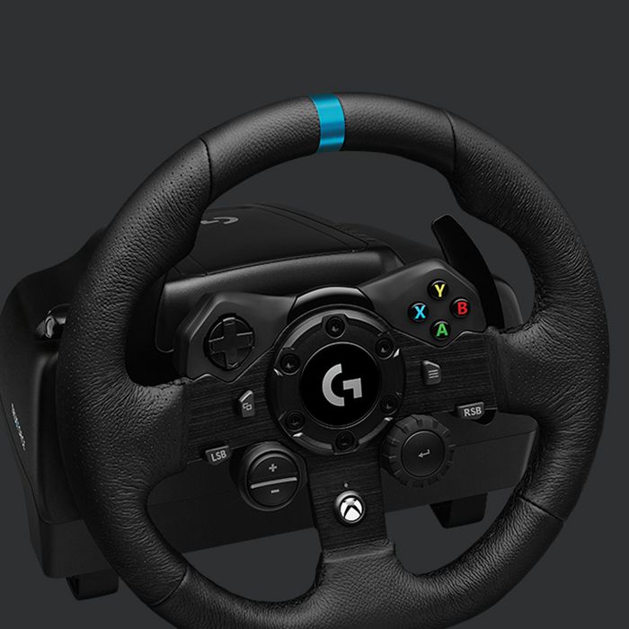 Logitech G923 with TrueForce, includes Pedals, & Gear Shifter