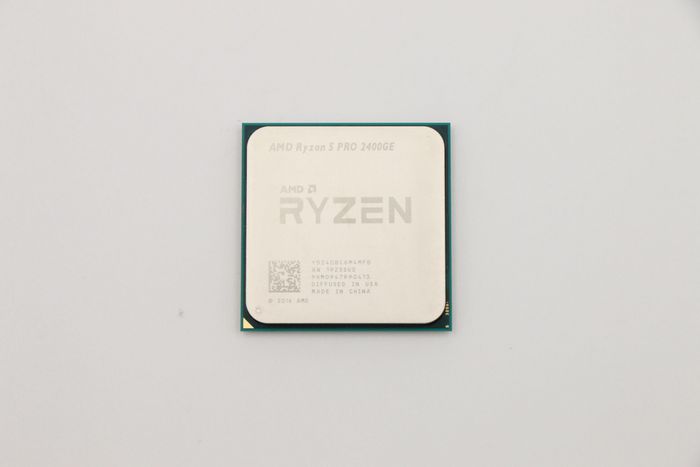 Lenovo AMD Ryzen5 PRO 2400GE 3 2GHz/4C/4M/35W/AM4 - W125498562