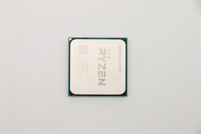 Lenovo AMD Ryzen 5 3400G 3.7GHz/4C/4M/65W - W125673303