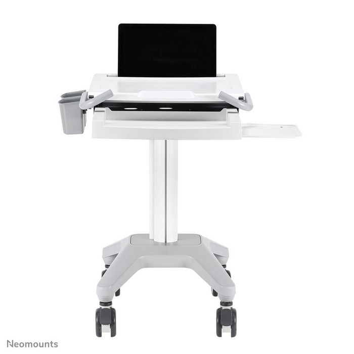 Neomounts Le support médical NewStar pour ordinateur portable, modèle MED- M200 est un lieu de travail mobile pour un ordinateur portable, un clavier et une souris. - W124390290