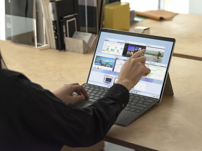 Microsoft Surface Pro X 256 Gb 33 Cm (13") 16 Gb Wi-Fi 5 (802.11Ac) Windows 11 Pro Platinum - W128823313