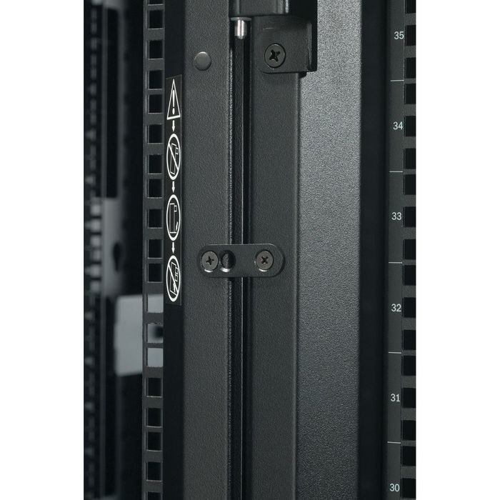 APC NetShelter SX 42U 600mm Wide x 1070mm Deep Enclosure Without Sides Black - W125291209