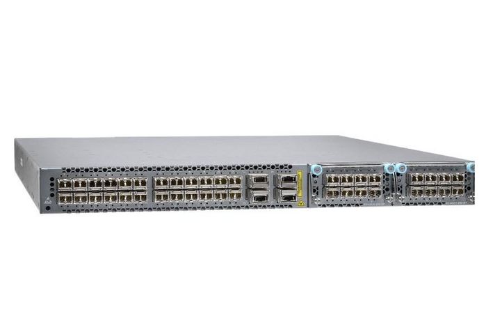 Juniper 40-port 10GbE(24 SFP+ and 4 QSFP+) Switch, AC, 960Gbps, 1U, Rack Mount 19'', 285W, 9.9kg, Gray - W124649506